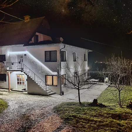 Gm-sobe-pale Near Jahorina & Sarajevo, Private Parking Pensión Pale