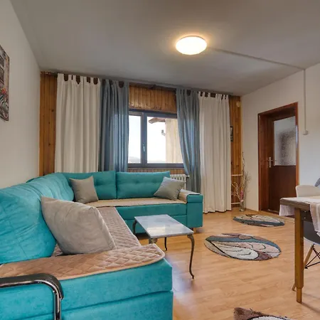 Gm-sobe-pale Near Jahorina & Sarajevo, Private Parking Pensión Pale