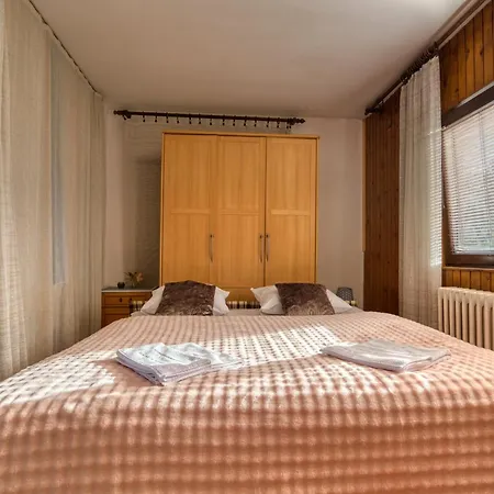 Gm-sobe-pale Near Jahorina & Sarajevo, Private Parking