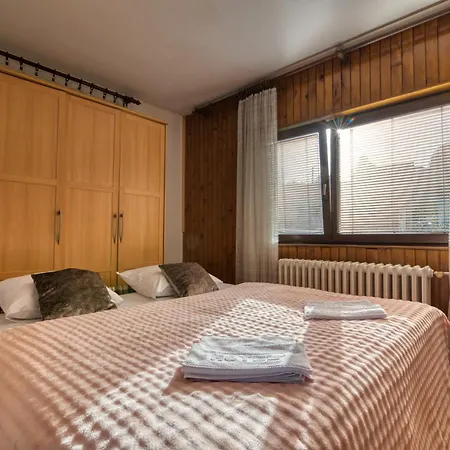 Gm-sobe-pale Near Jahorina & Sarajevo, Private Parking Pensión