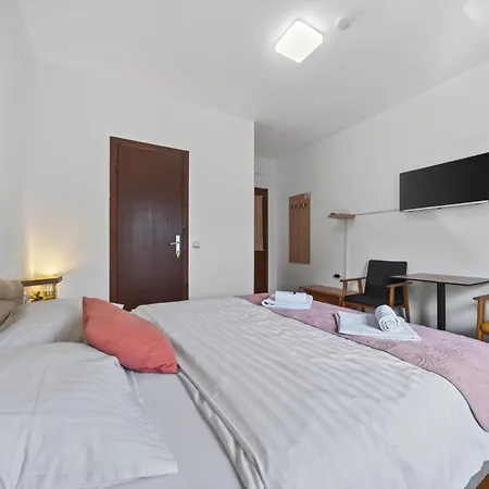 Gm-sobe-pale Near Jahorina & Sarajevo, Private Parking