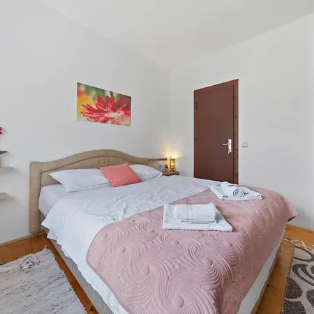 Gm-sobe-pale Near Jahorina & Sarajevo, Private Parking Pensión